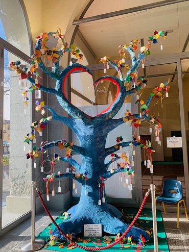 L’Albero dei Pensieri Felici L’Albero dei Pensieri Felici
